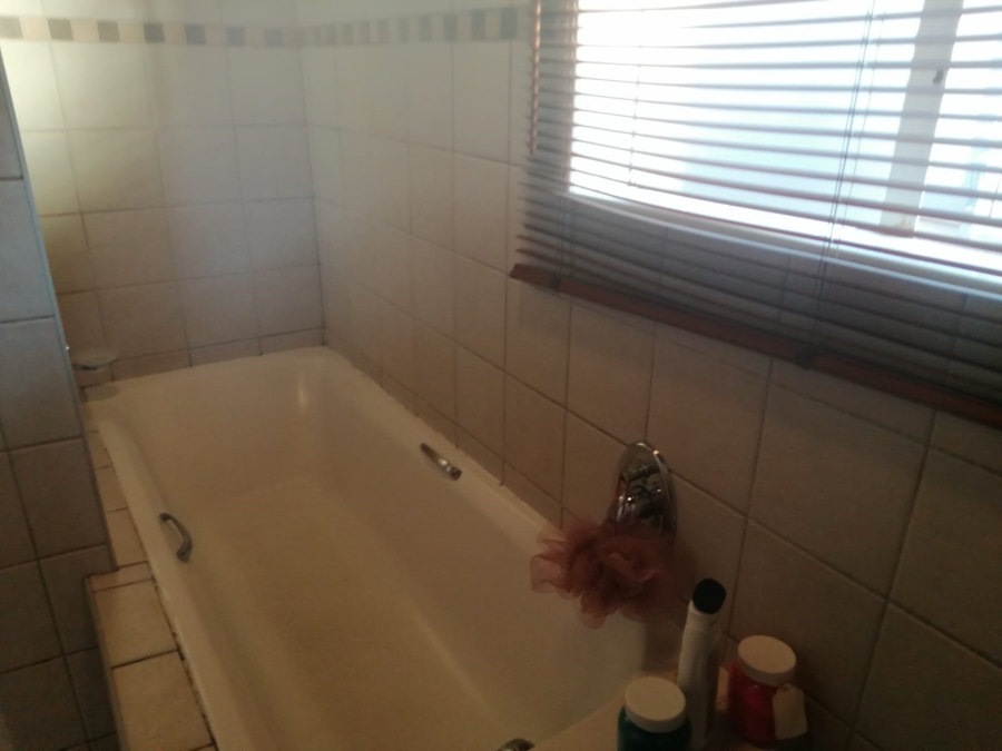 1 Bedroom Property for Sale in Rustenburg Central North West